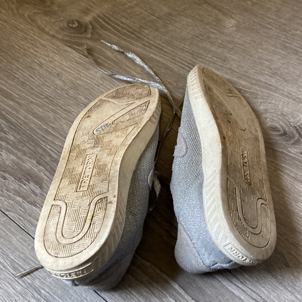 Tretorn silver sneakers - Picture 4 of 5